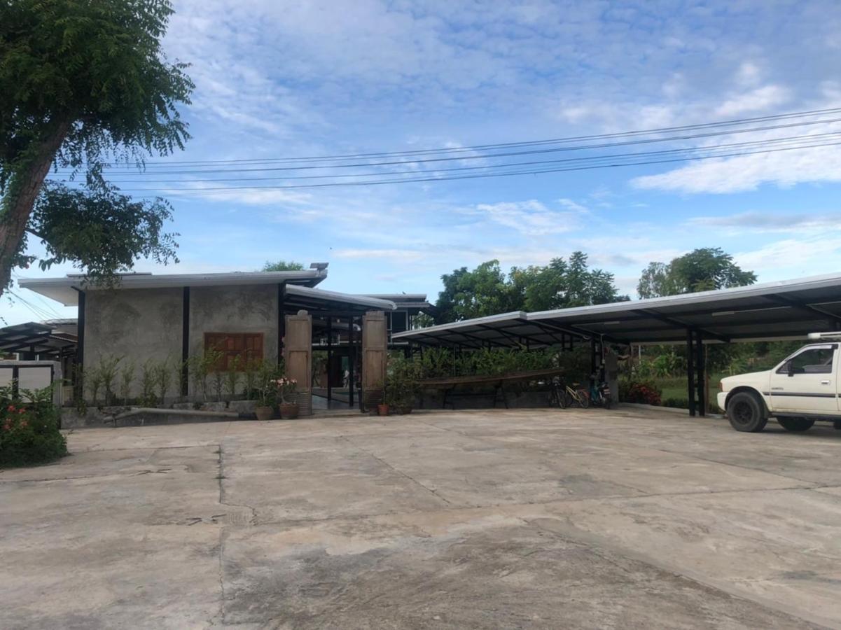 Solarcell Private Homestay - โซล่าเซลล์ไพรเวทโฮมสเตย์ Uthai Thani Exterior photo